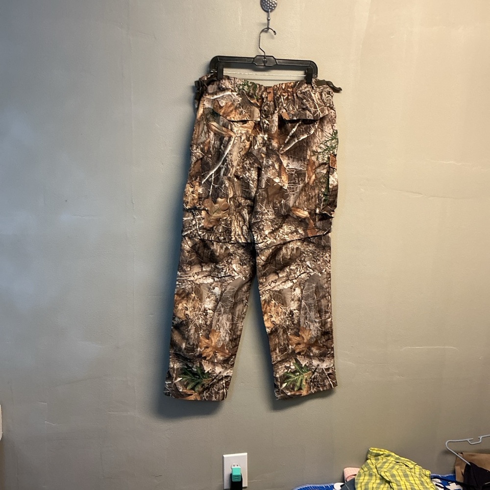 Magellan Outdoors Woodland Camouflage Pants size XL. 0143